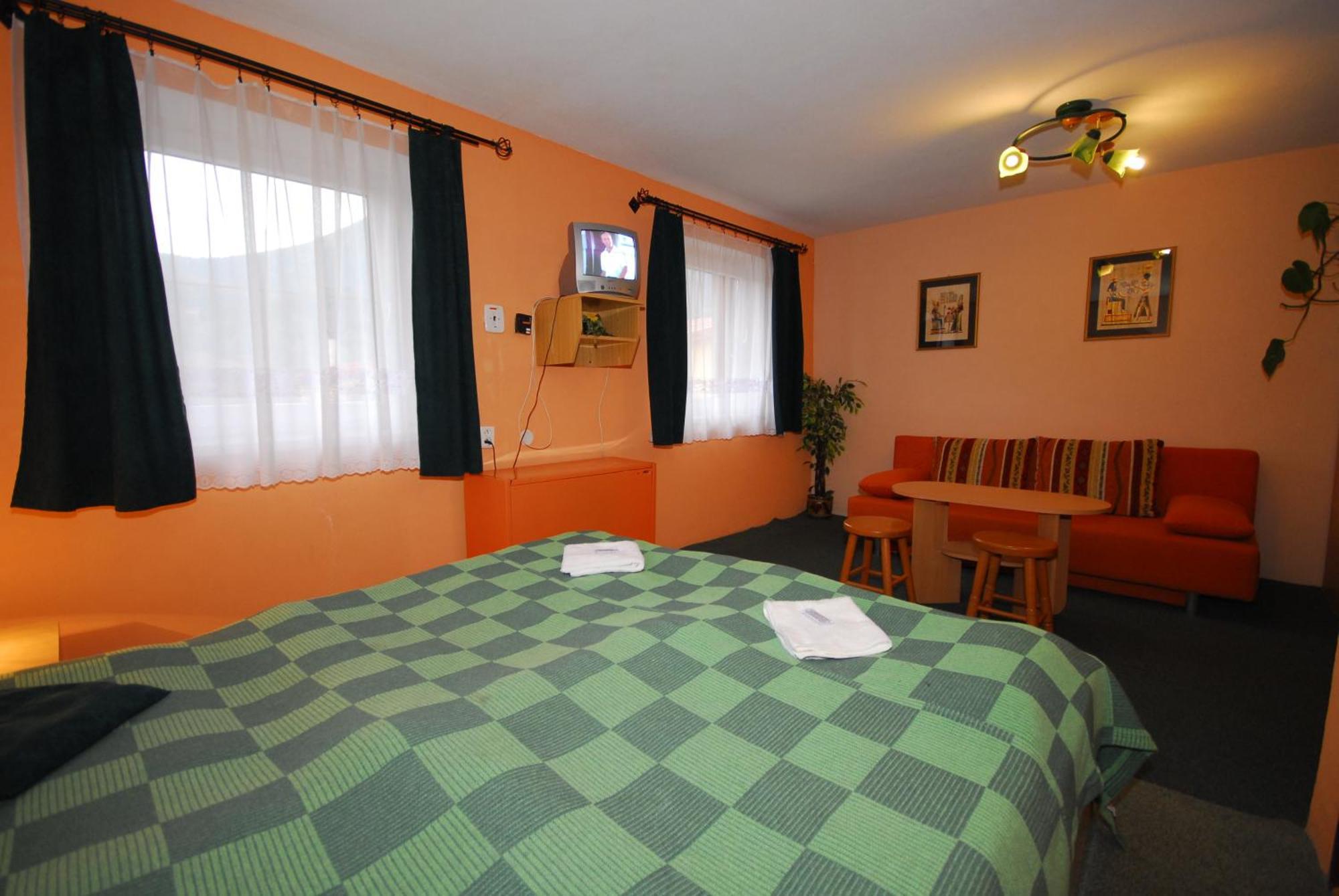 Western Penzion Ruzomberok Pokoj fotografie