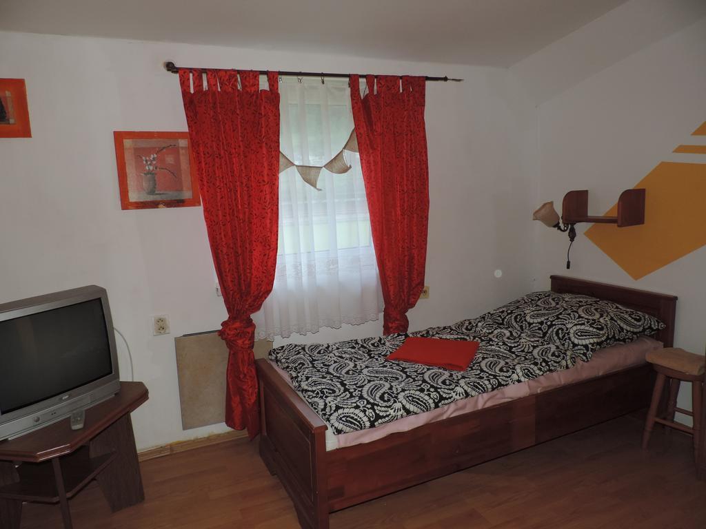 Western Penzion Ruzomberok Exteriér fotografie